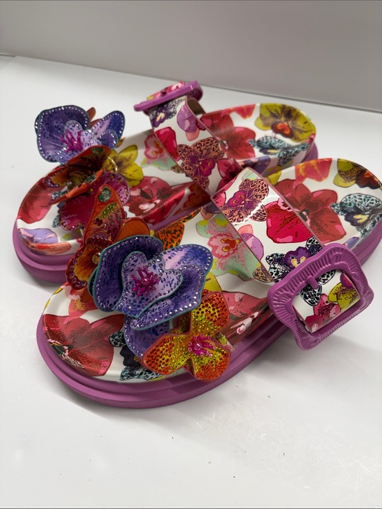 Betsey Johnson Shoes - Gently Used Betsey Johnson Lorayne Slide Sandal Women’s size 8.5